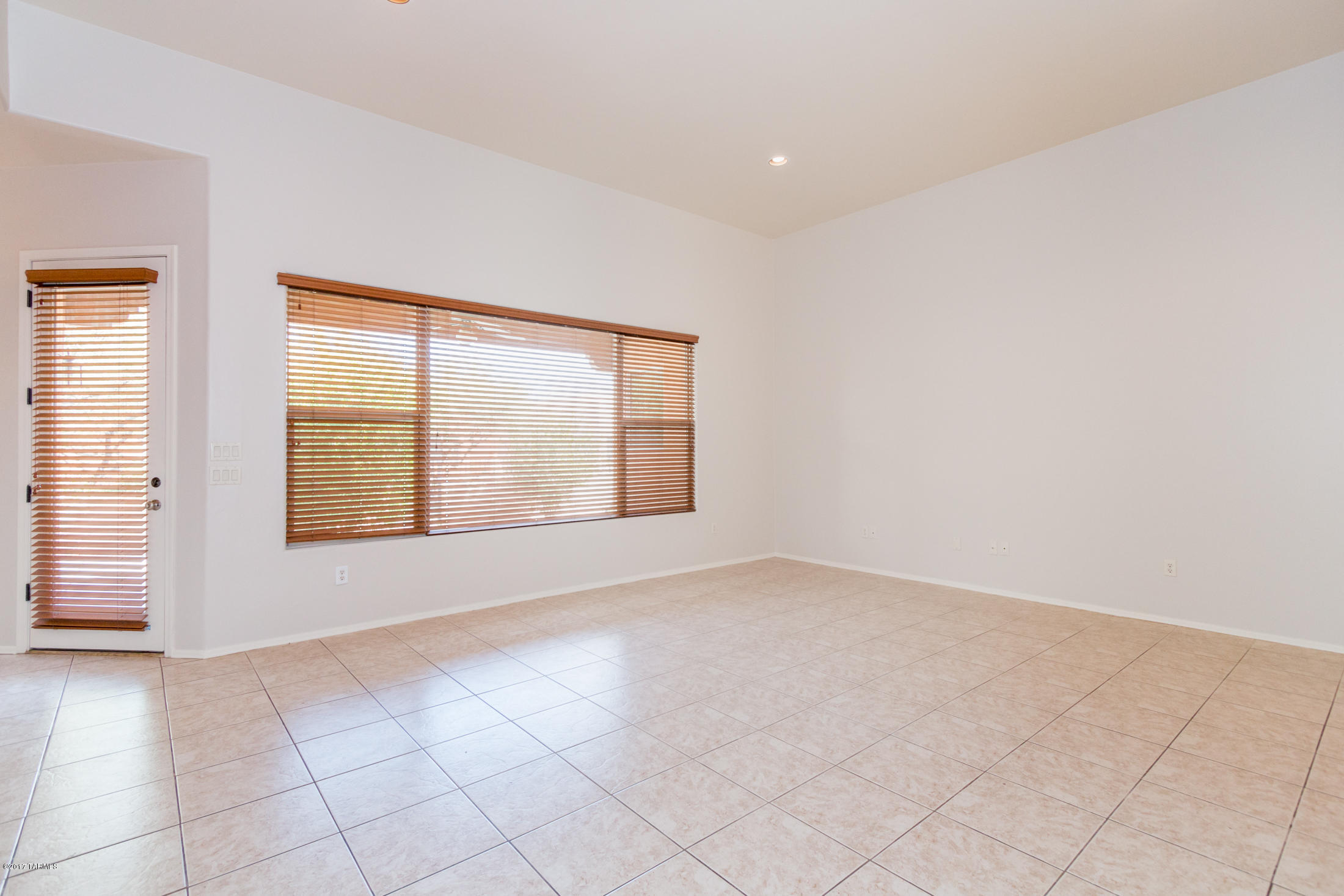 10639 East Ralph Alvarez Place Tucson, AZ 85747 - Photo 5 of 47