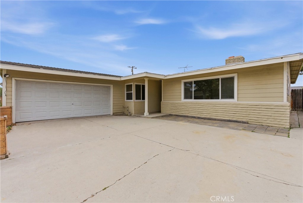 254 Bucknell Road Costa Mesa, CA 92626 - Photo 4 of 32