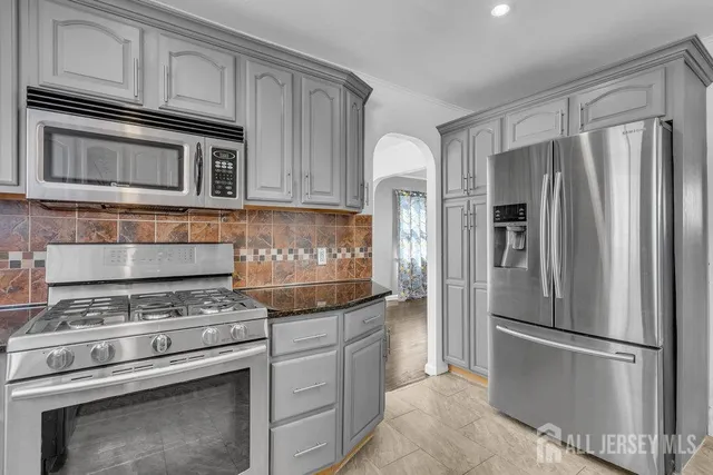 $530,000 | 46 3rd Street, Fords, NJ 08863