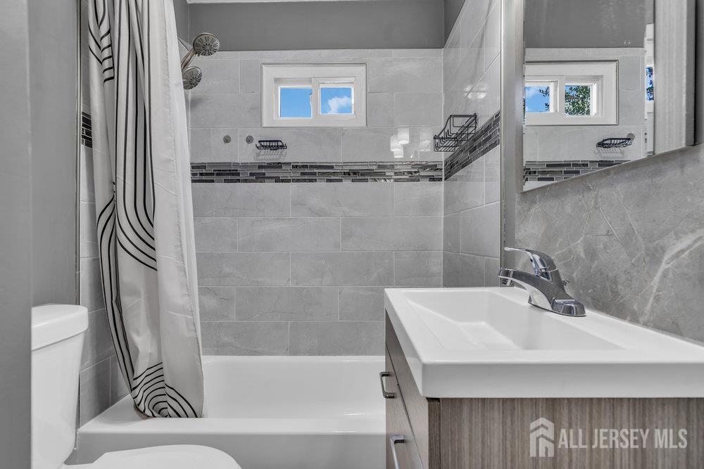 46 3rd Street Fords, NJ 08863 - Photo 22 of 44