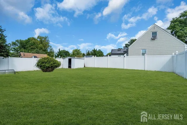 $530,000 | 46 3rd Street, Fords, NJ 08863