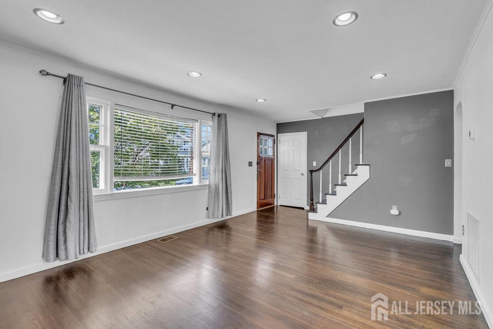 46 3rd Street Fords, NJ 08863 - Photo 4 of 44