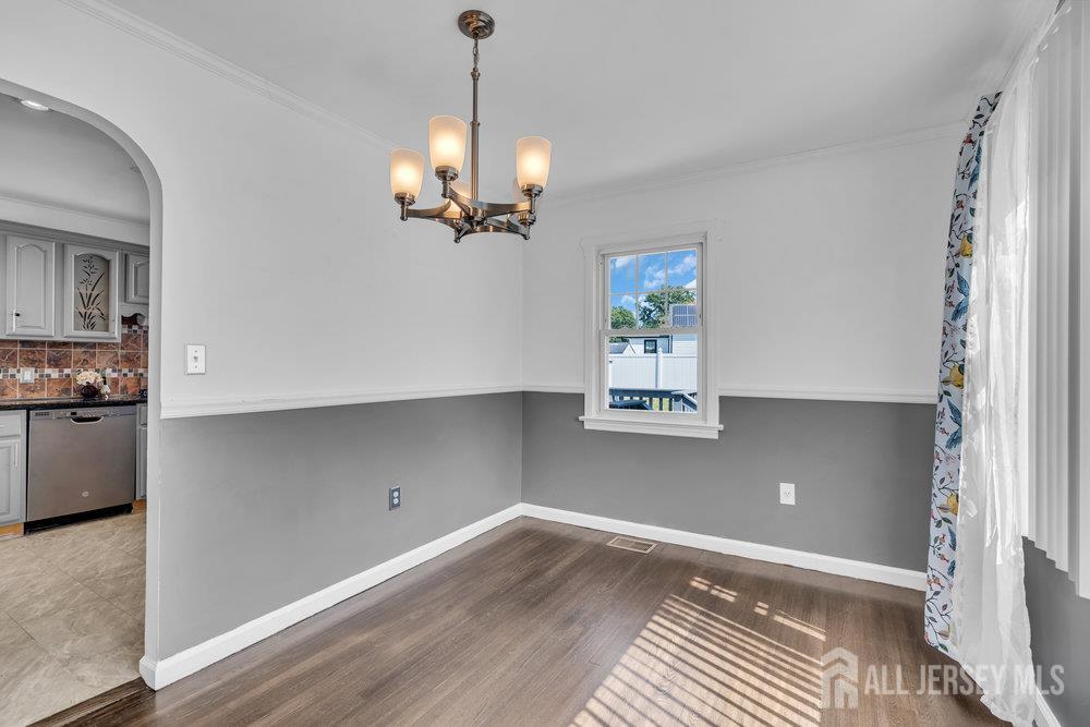 46 3rd Street Fords, NJ 08863 - Photo 9 of 44