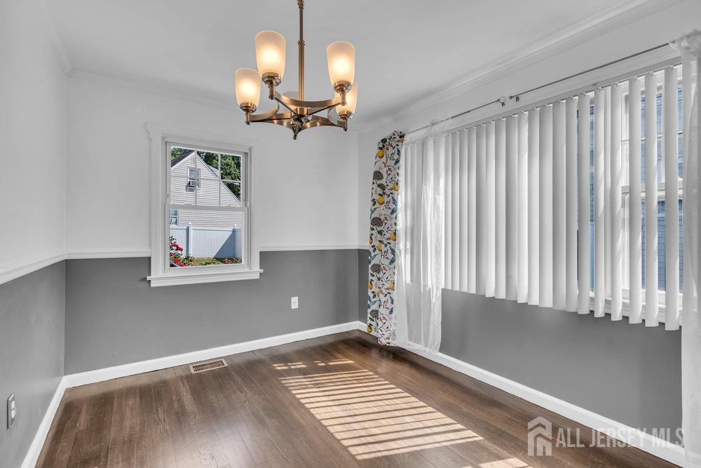 46 3rd Street Fords, NJ 08863 - Photo 10 of 44