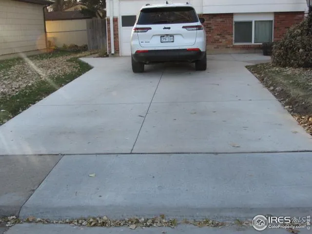 a view of a car parking space