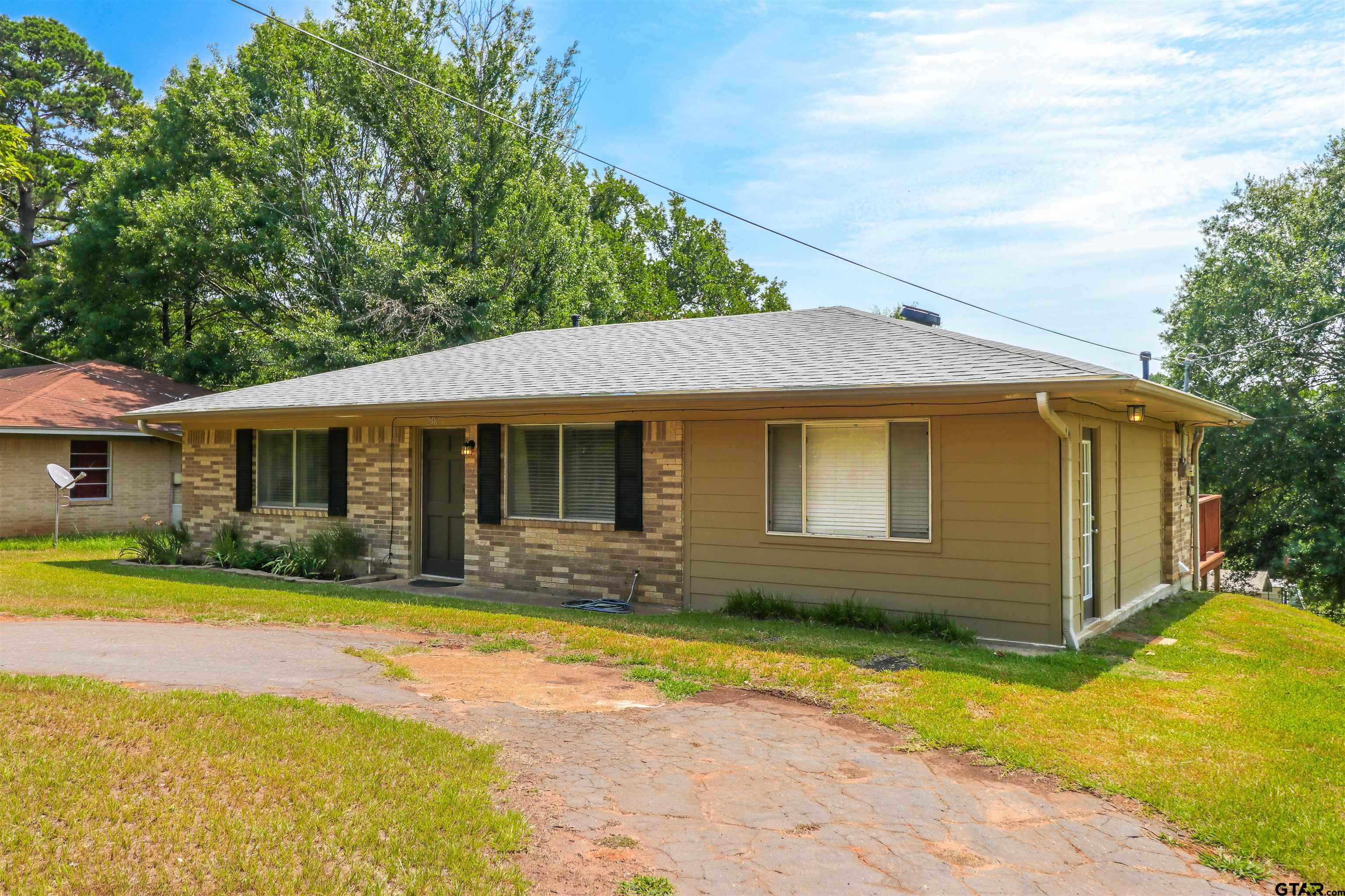 248 Ellis Street Rusk, TX 75785 - Photo 2 of 16