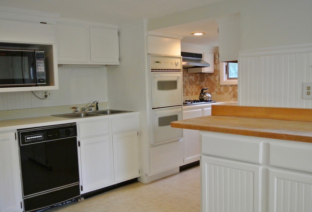 119 School House Road Groton, MA 01450 - Photo 8 of 30