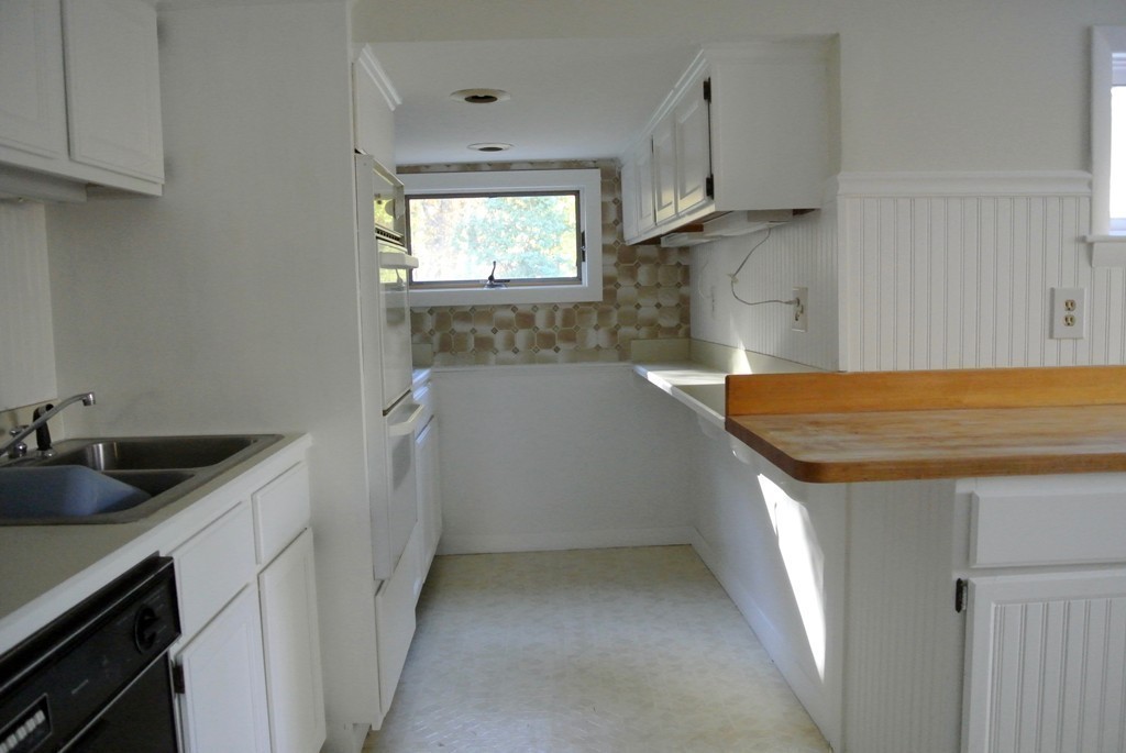 119 School House Road Groton, MA 01450 - Photo 9 of 30