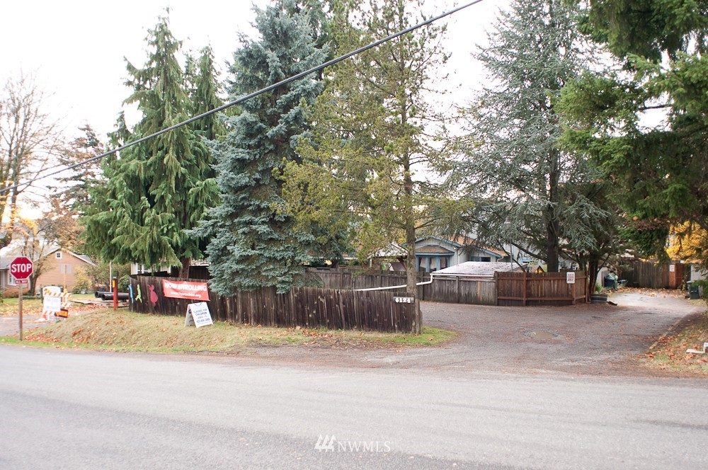 6124 Northeast 181st Street Kenmore, WA 98028 - Photo 4 of 5