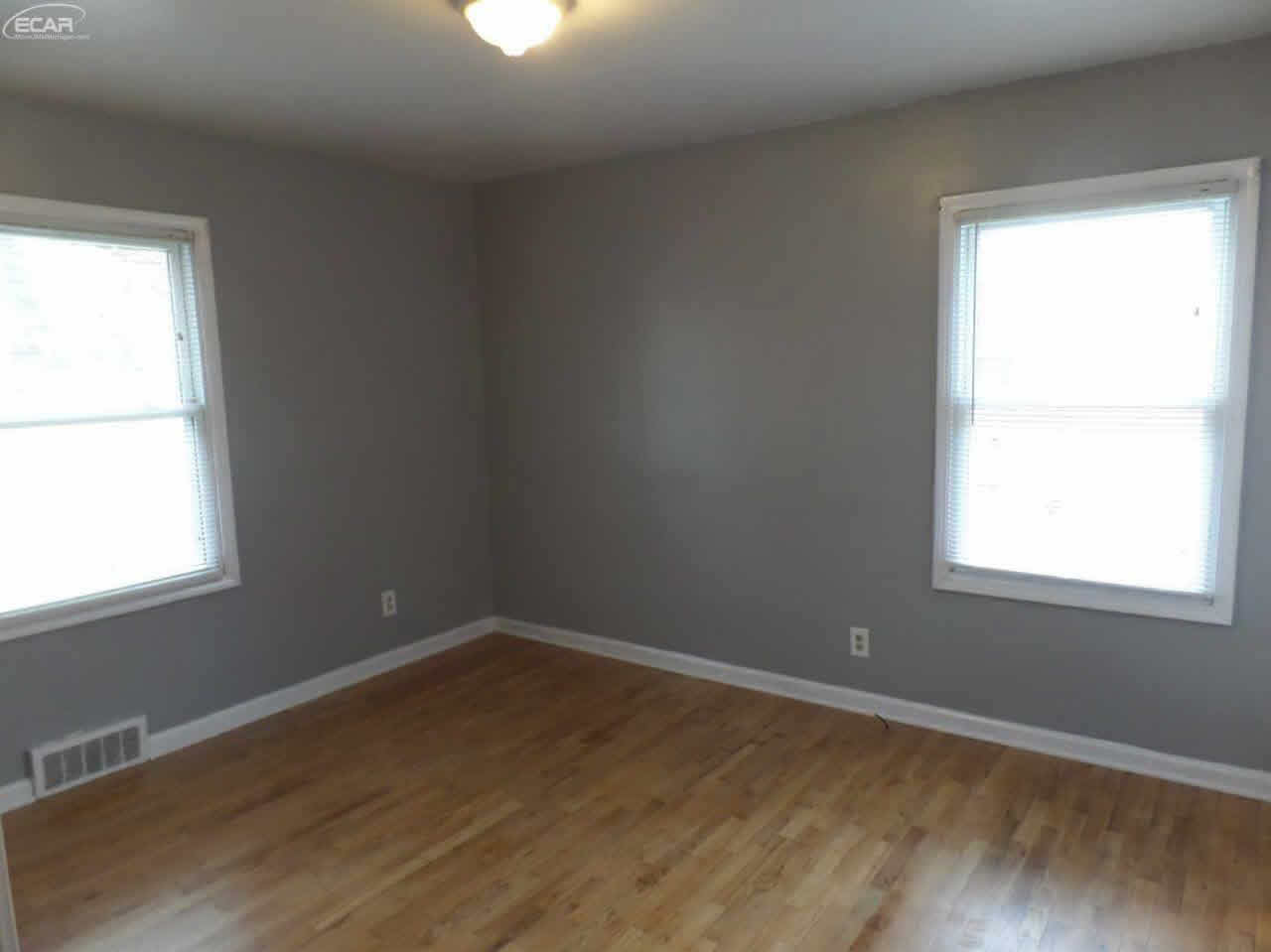 908 West Silver Lake Road Fenton, MI 48430 - Photo 24 of 30 21393091-23.JPG