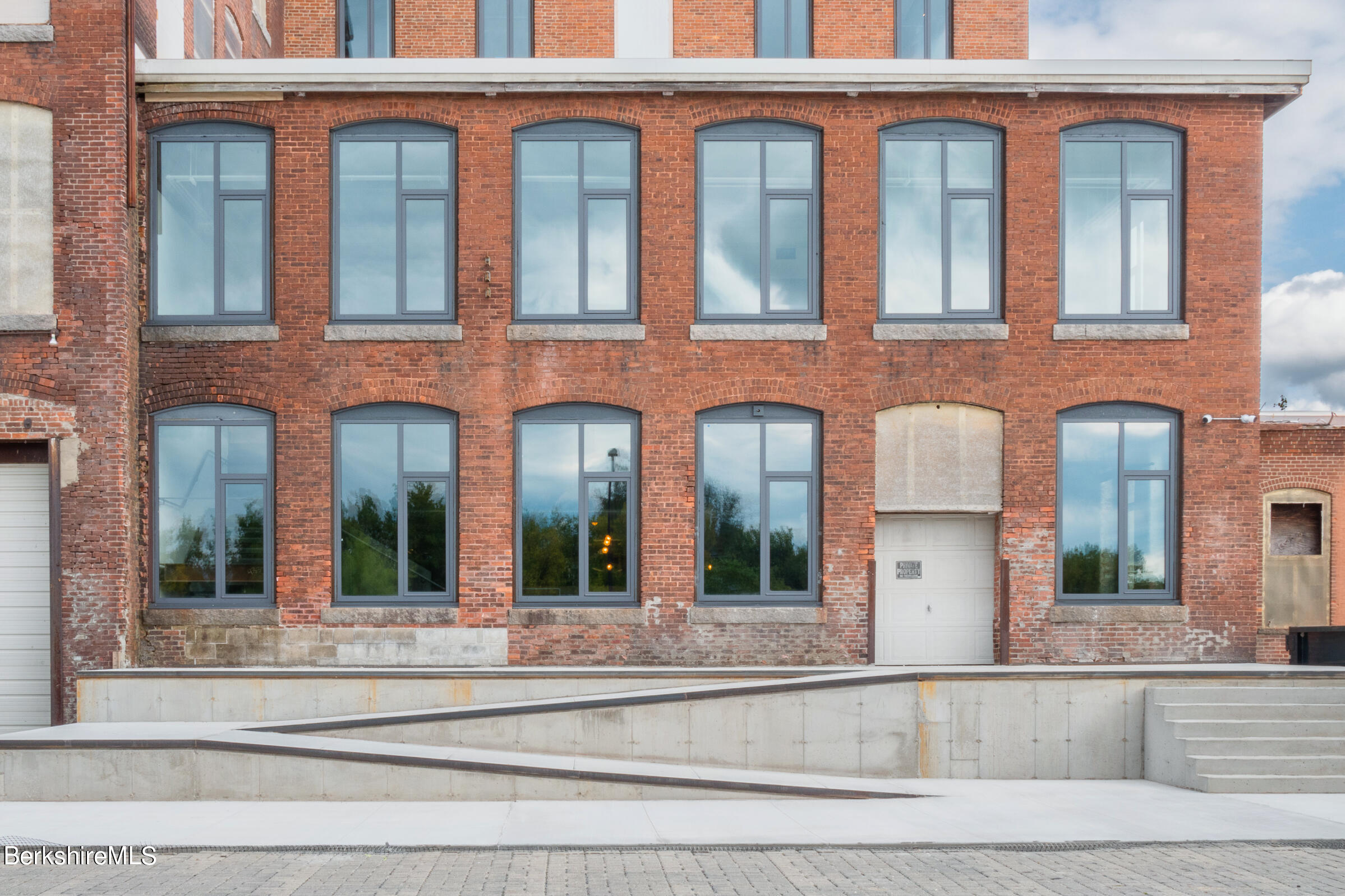 520 State Road, Unit 305 North Adams, MA 01247 - Photo 2 of 27 front view of a building