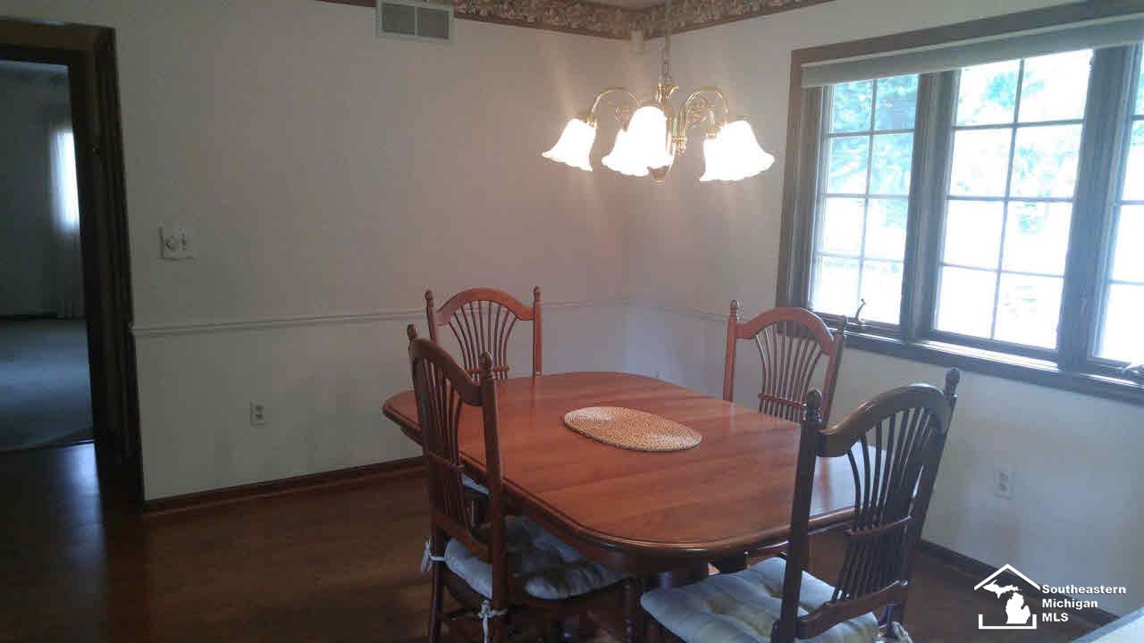10505 Grafton Road Carleton, MI 48117 - Photo 2 of 34 Eat-in Kitchen