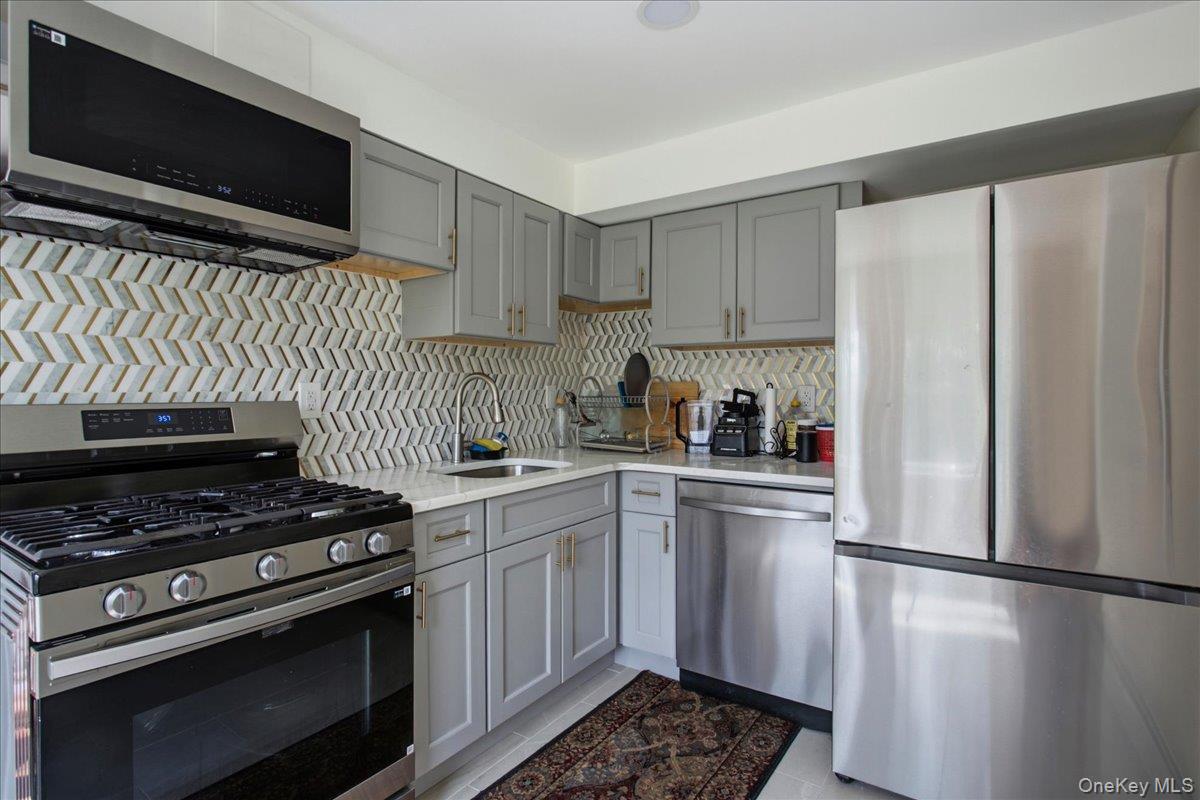 436 Storms Road Valley Cottage, NY 10989 - Photo 6 of 34