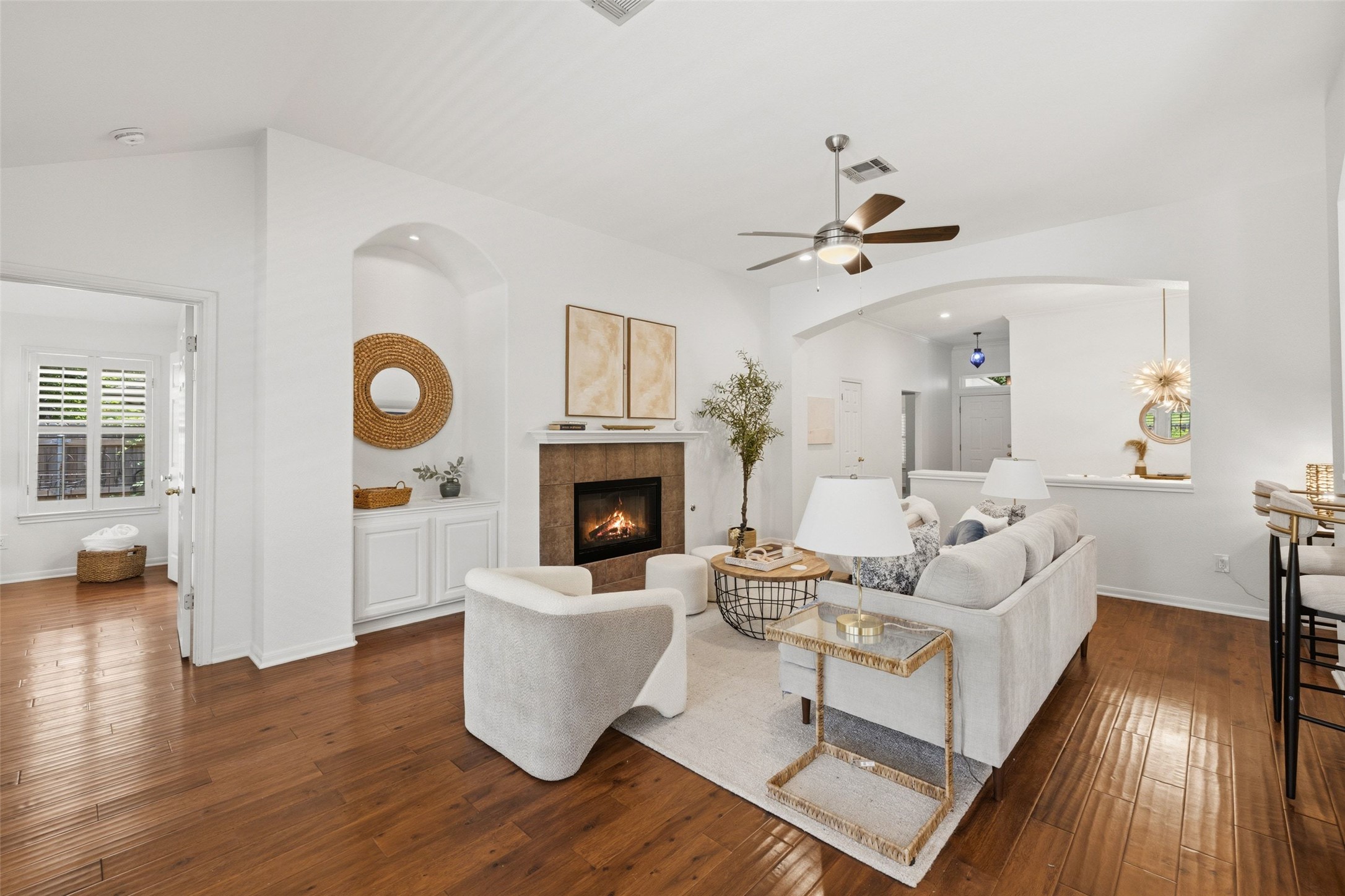 6706 Debcoe Drive Austin, TX 78749 - Photo 4 of 40