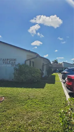 $2,200 | 2638 Taylor Street, Unit B2, Hollywood, FL 33020