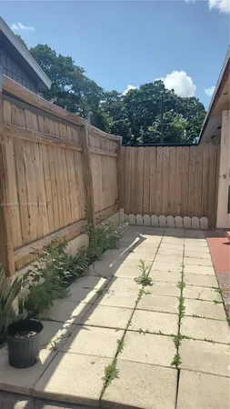 $2,200 | 2638 Taylor Street, Unit B2, Hollywood, FL 33020