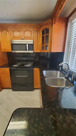 $2,200 | 2638 Taylor Street, Unit B2, Hollywood, FL 33020