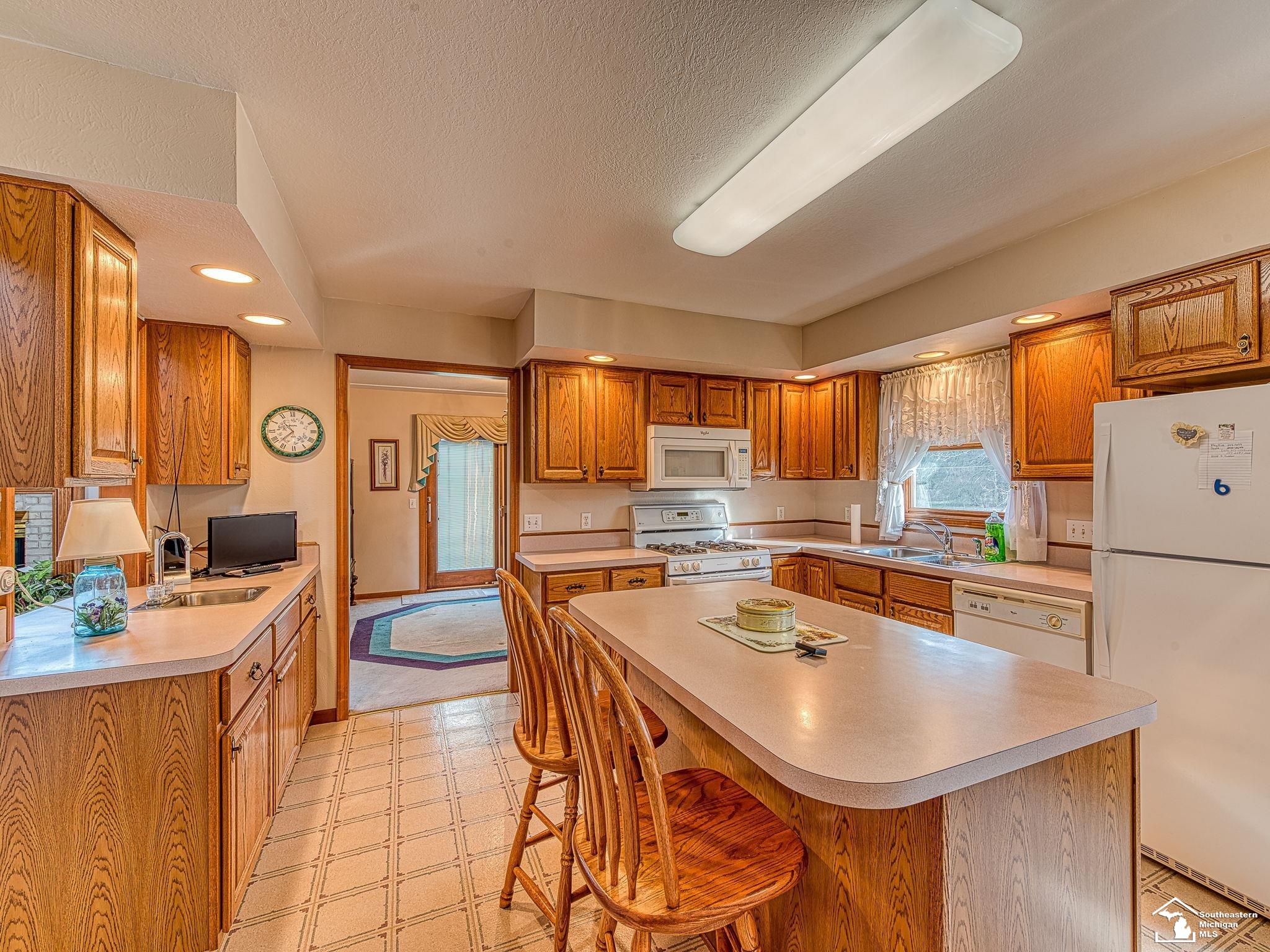 2358 South Custer Road Monroe, MI 48161 - Photo 12 of 43