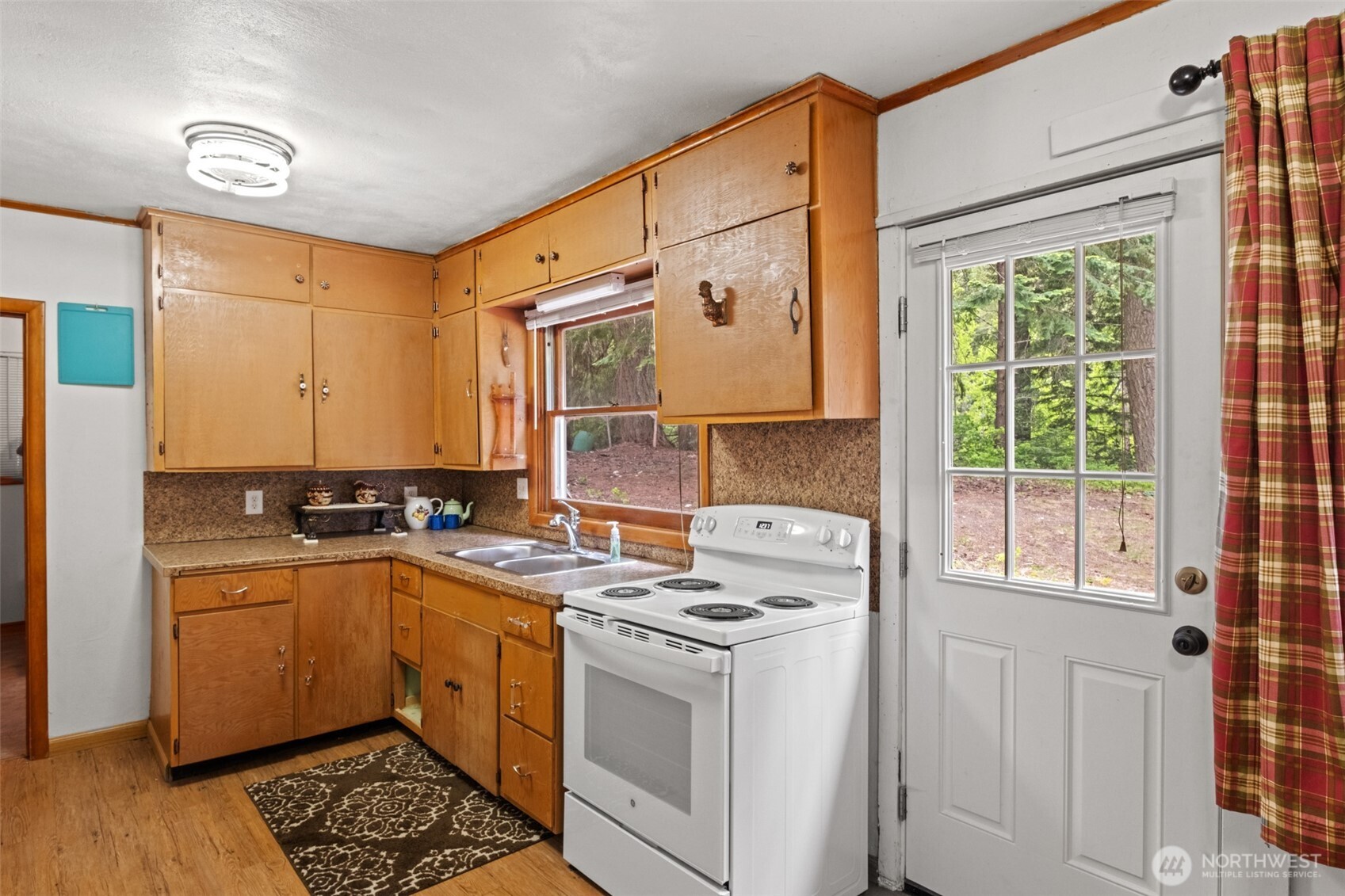 12753 Pobst Road Leavenworth, WA 98826 - Photo 13 of 40 Gallery Image 13