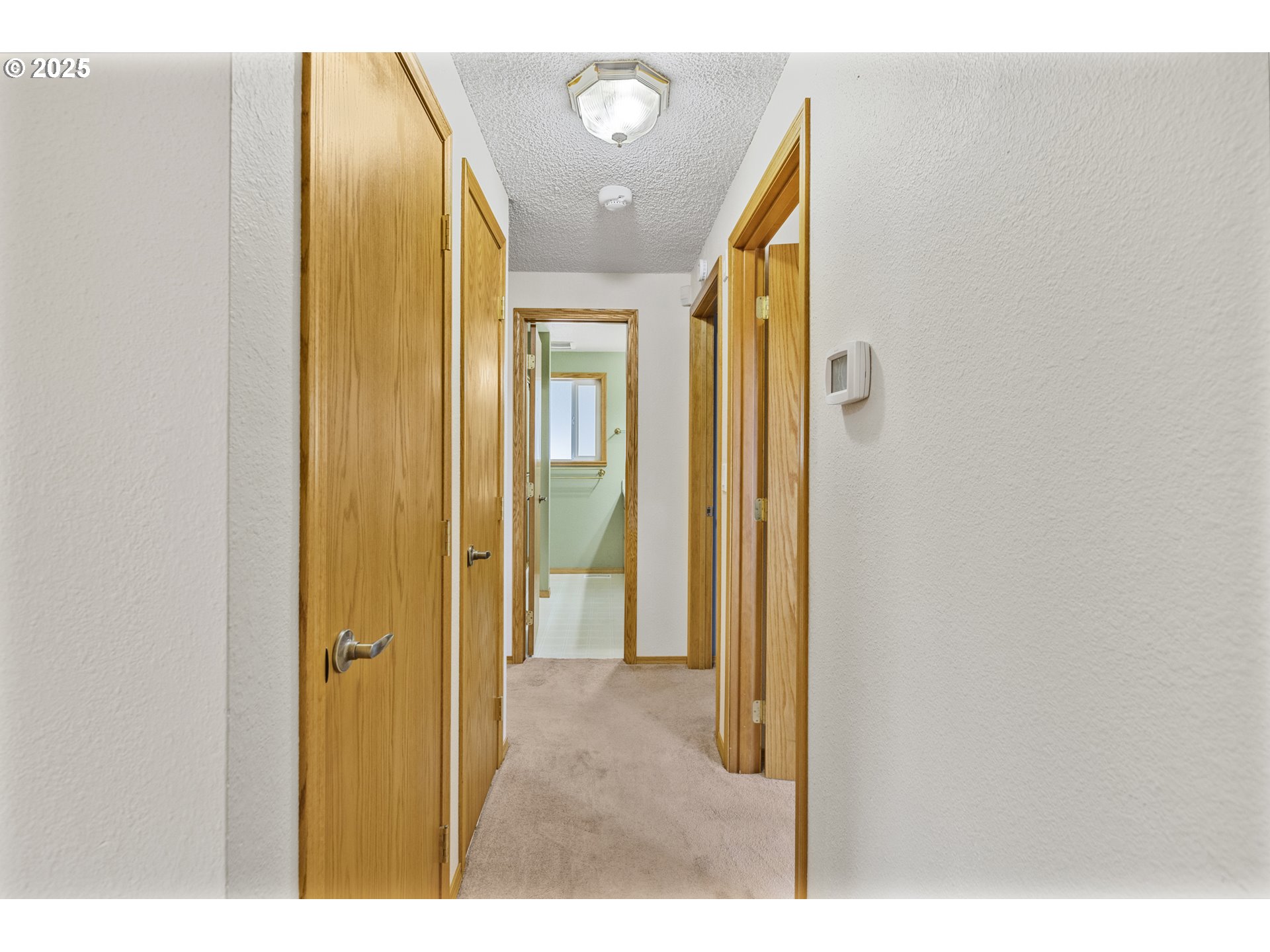 376 49th State Loop Springfield, OR 97478 - Photo 13 of 48 a view of a bathroom