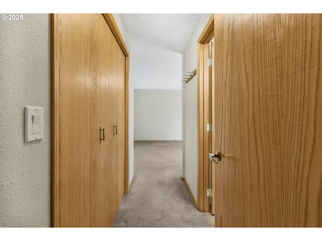 $469,999 | 376 49th State Loop, Springfield, OR 97478