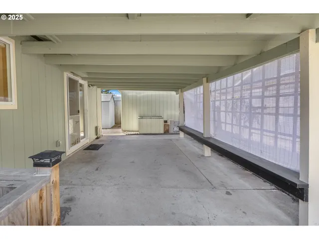 $469,999 | 376 49th State Loop, Springfield, OR 97478