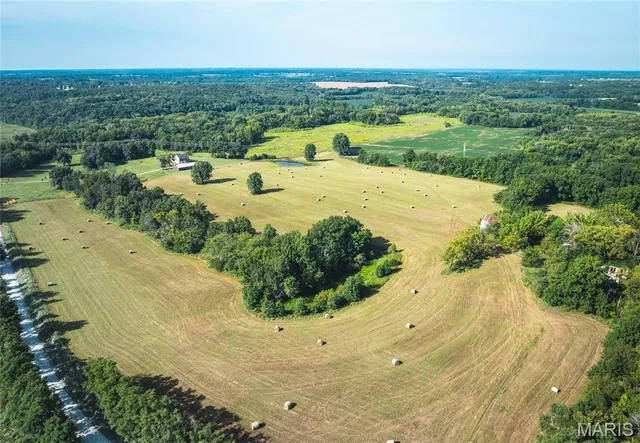 $552,000 | 1457 Cr1225, Huntsville, MO 65259