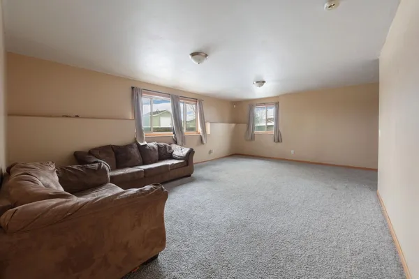 $324,900 | 1107 9th Street Northeast, Milaca, MN 56353