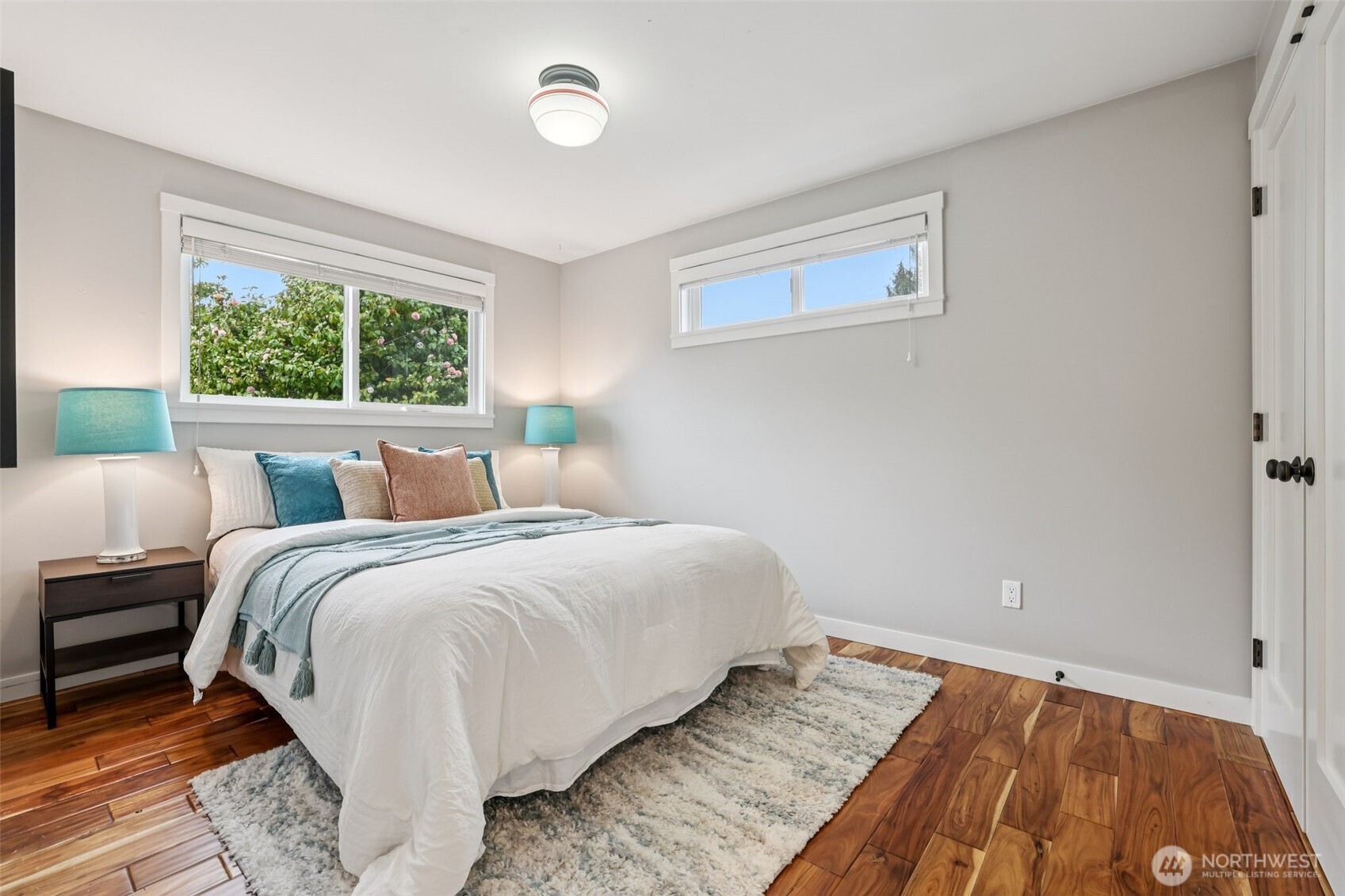 7945 17th Avenue Southwest Seattle, WA 98106 - Photo 11 of 35