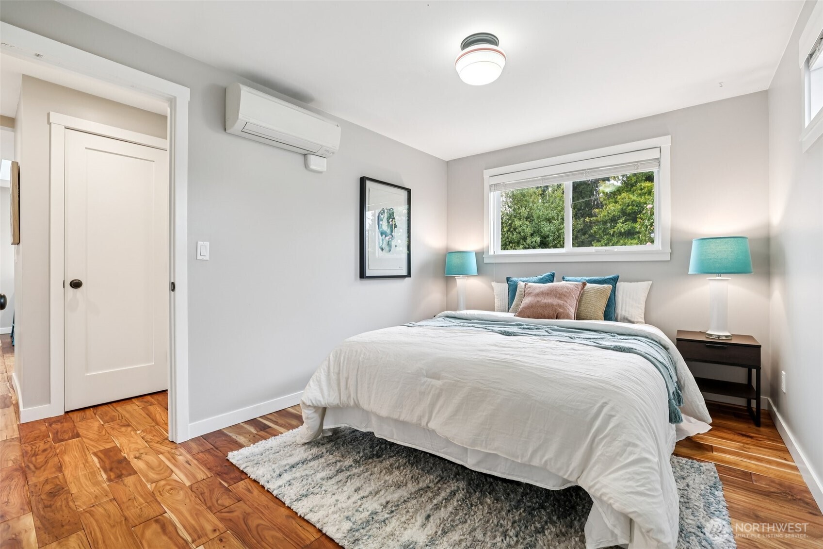 7945 17th Avenue Southwest Seattle, WA 98106 - Photo 12 of 35