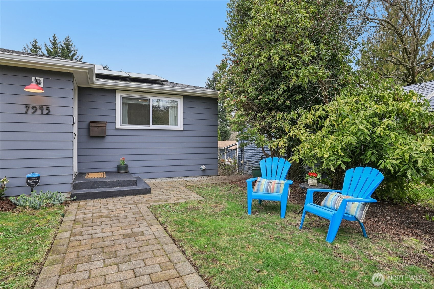 7945 17th Avenue Southwest Seattle, WA 98106 - Photo 2 of 35