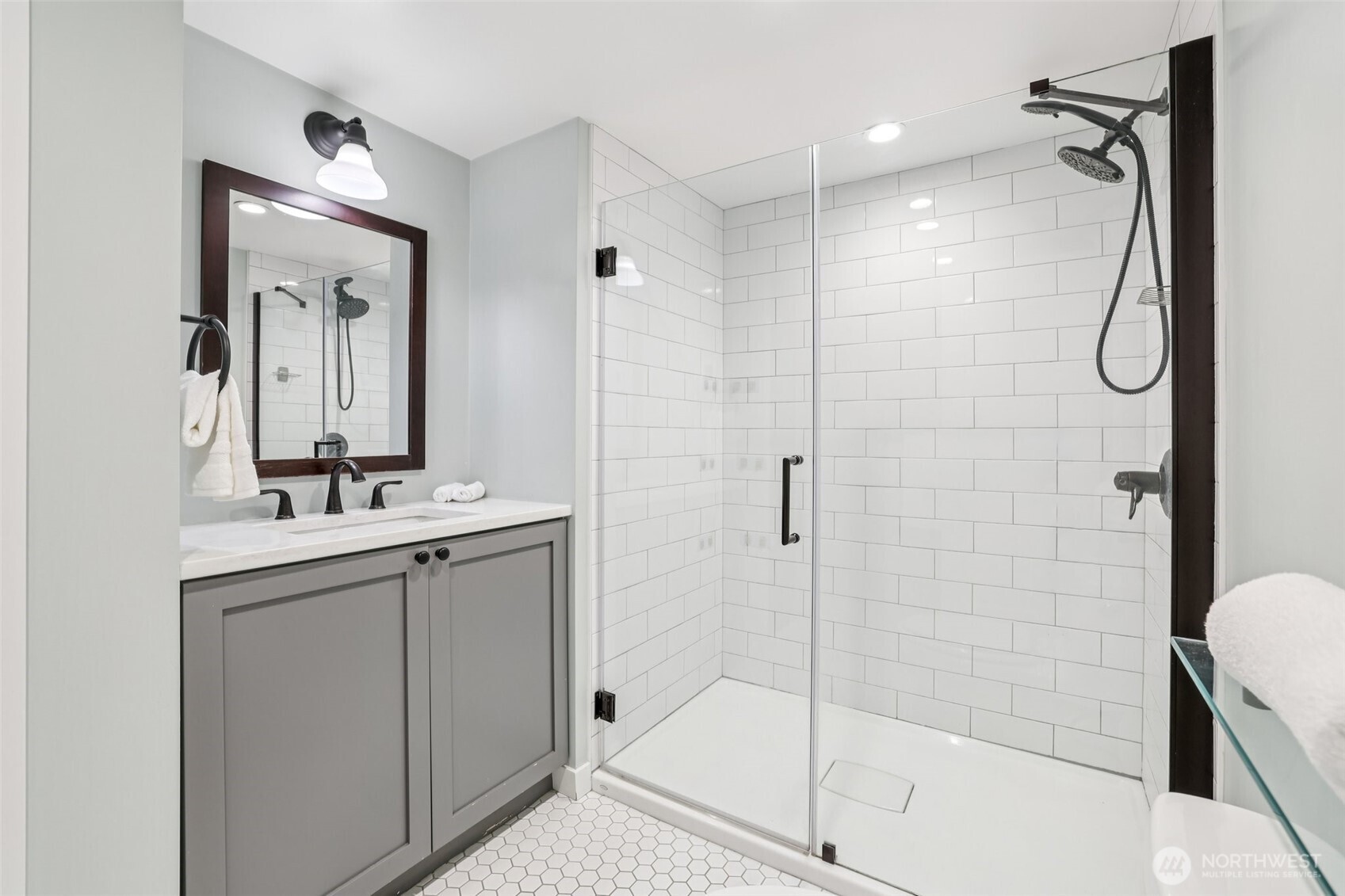 7945 17th Avenue Southwest Seattle, WA 98106 - Photo 24 of 35