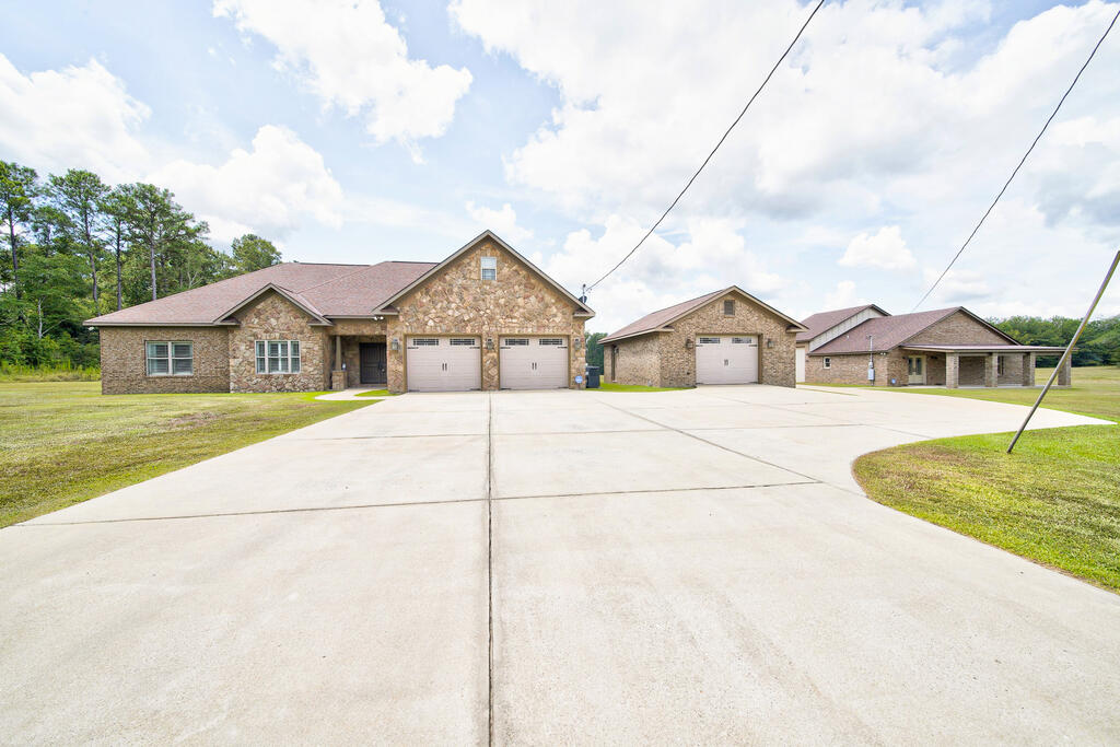 611 Padgetts Road Opelika, AL 36804 - Photo 2 of 67 Gallery Image 2