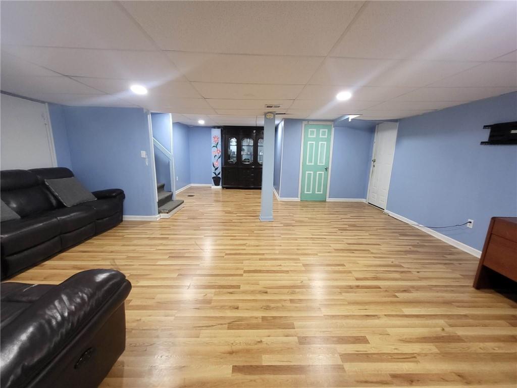 225 Greenlee Road Pittsburgh, PA 15227 - Photo 20 of 24 a large room with windows