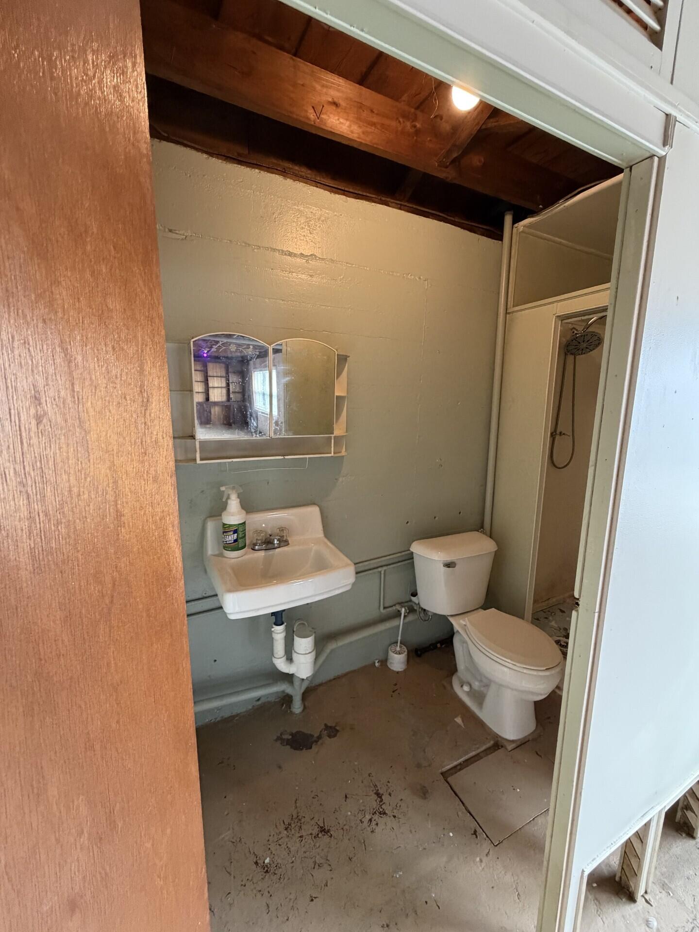 43 Eustis Street Lewiston, ME 04240 - Photo 27 of 31 43 eustisi basement bathroom