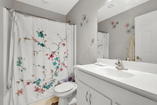 $819,999 | S25W29201 Cambrian Ridge, Genesee, WI 53188