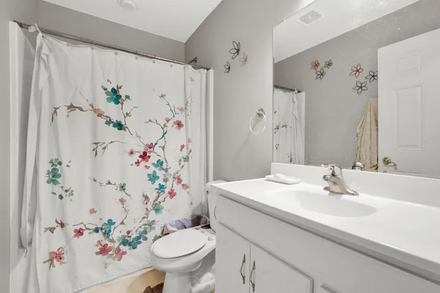 $819,999 | S25W29201 Cambrian Ridge, Genesee, WI 53188