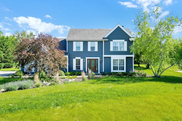 $819,999 | S25W29201 Cambrian Ridge, Genesee, WI 53188