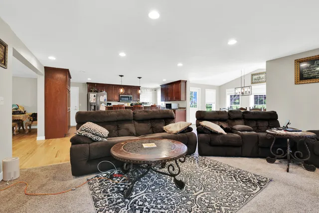 $819,999 | S25W29201 Cambrian Ridge, Genesee, WI 53188