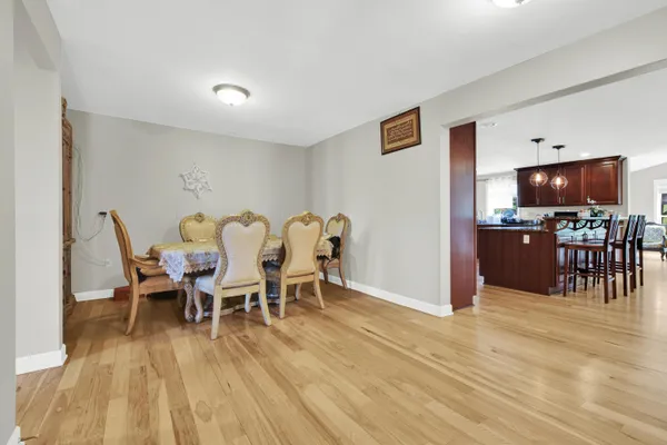 $819,999 | S25W29201 Cambrian Ridge, Genesee, WI 53188