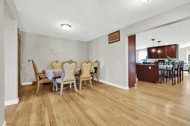 $819,999 | S25W29201 Cambrian Ridge, Genesee, WI 53188