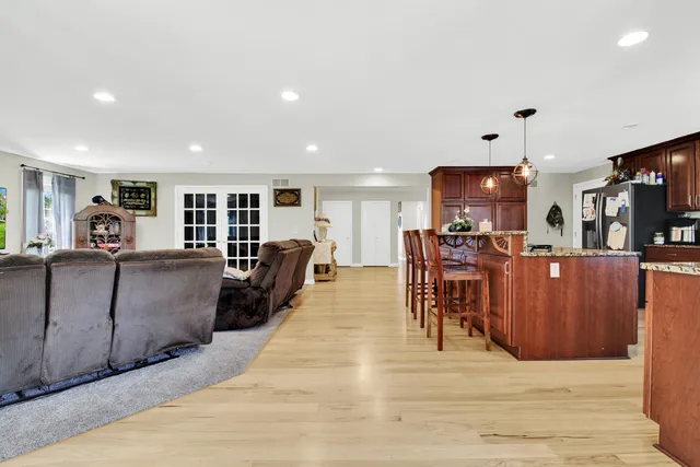 $819,999 | S25W29201 Cambrian Ridge, Genesee, WI 53188