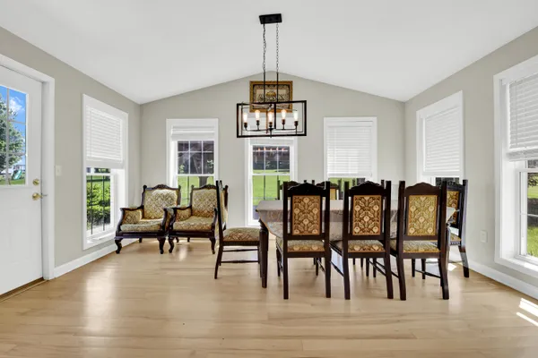 $819,999 | S25W29201 Cambrian Ridge, Genesee, WI 53188