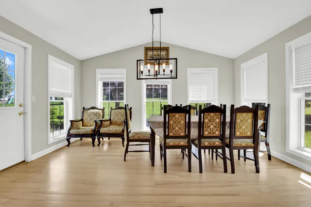 $819,999 | S25W29201 Cambrian Ridge, Genesee, WI 53188