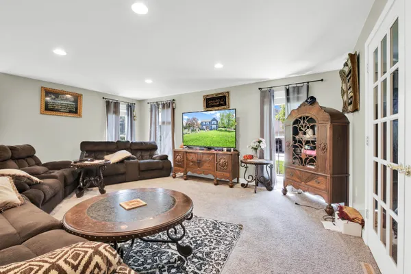 $819,999 | S25W29201 Cambrian Ridge, Genesee, WI 53188