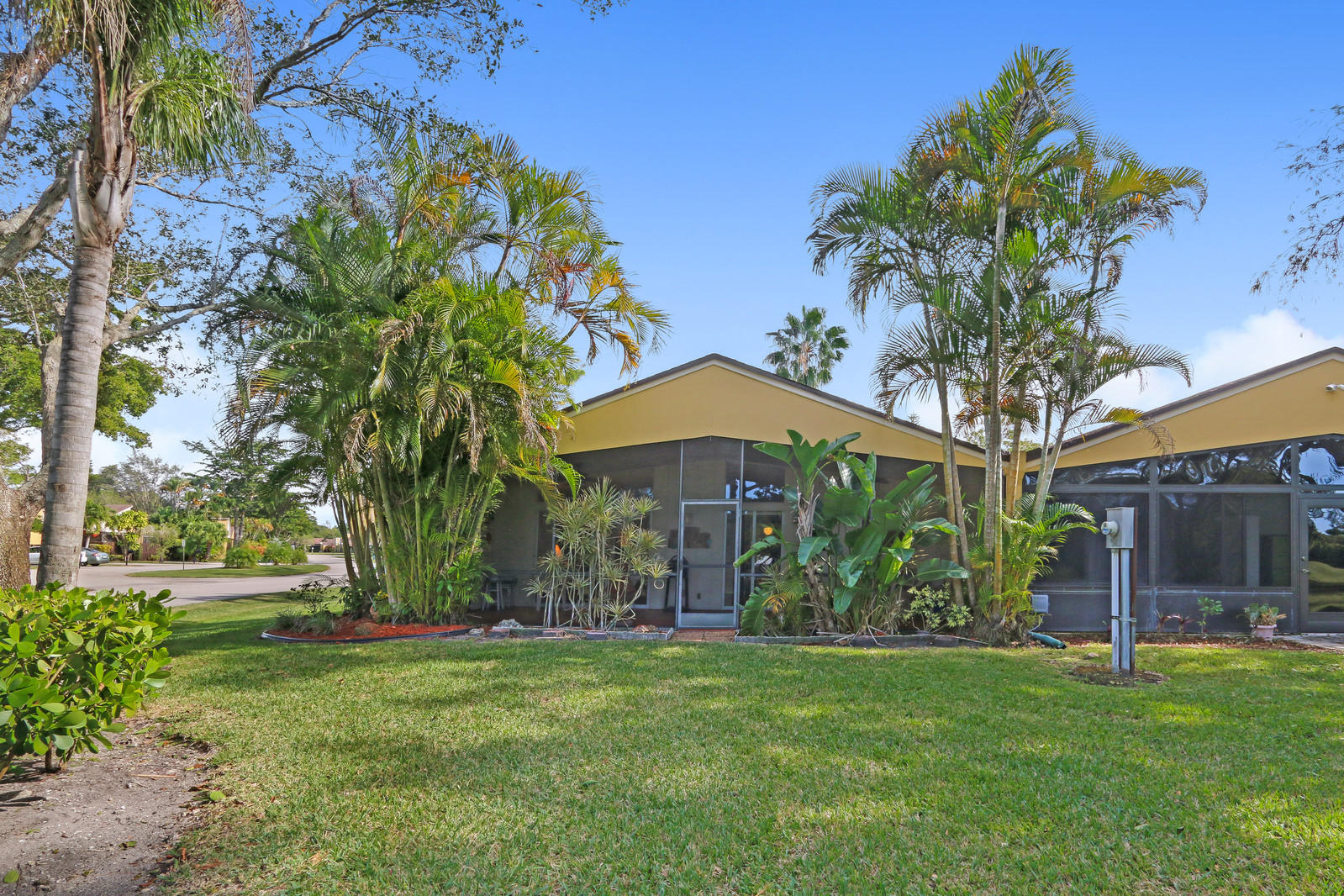 11698 Timbers Way Boca Raton, FL 33428 - Photo 20 of 32 Back Yard