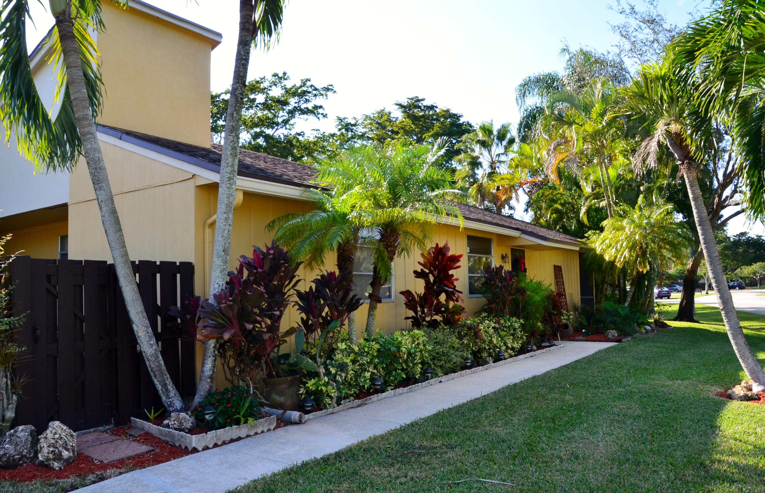 11698 Timbers Way Boca Raton, FL 33428 - Photo 3 of 32 Walkway to Front
