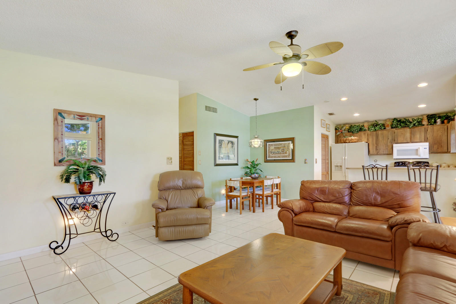 11698 Timbers Way Boca Raton, FL 33428 - Photo 7 of 32 Living Room