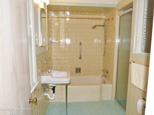 482 Lexington Road Grosse Pointe, MI 48236 - Photo 15 of 25 31367705-14.JPG