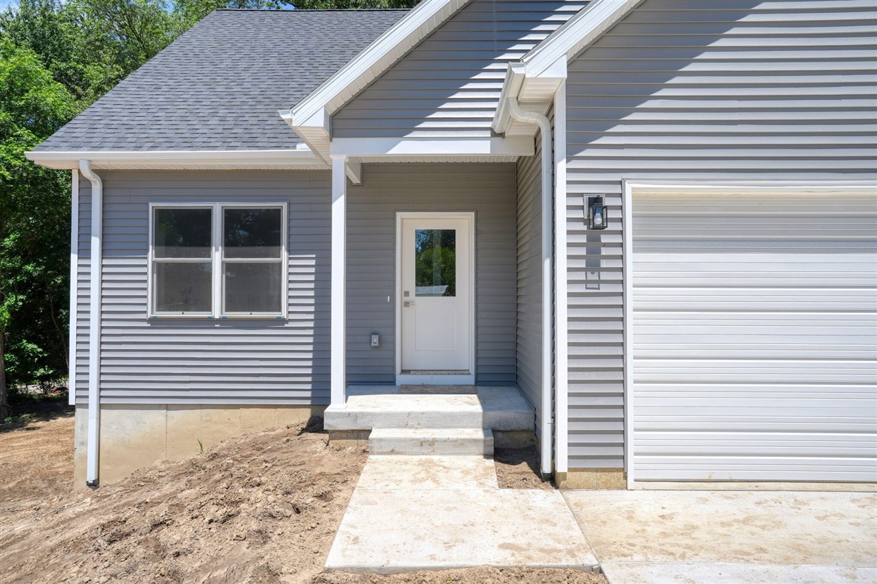 1823 North Sutton Road Jackson, MI 49201 - Photo 7 of 47 Gallery Image 7